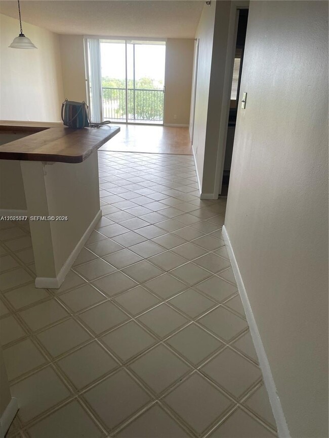Building Photo - 3100 W Rolling Hills Cir