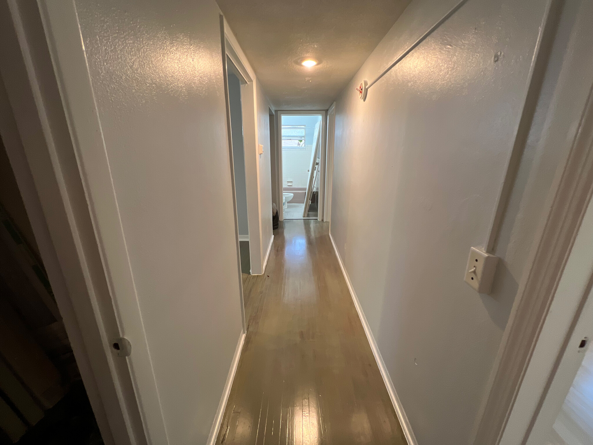 HALLWAY TO BATH PLUS 2 LARGE BEDROOMS - 500 Silver Beach Ave