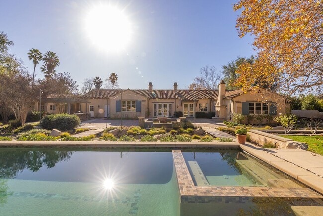 Building Photo - Outdoor Oasis