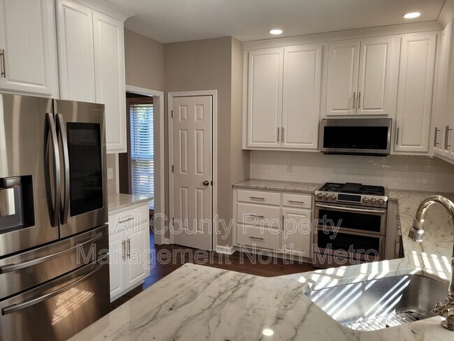 Building Photo - 506 Towne Ridge Way