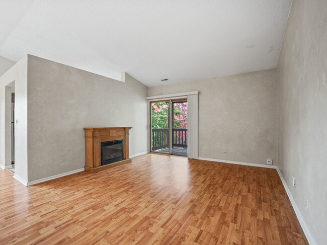Building Photo - 216 Stoneybrook Ln