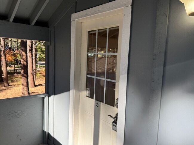 Building Photo - 940 Merced Ave