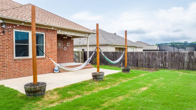 Building Photo - 2423 Palisade Dr