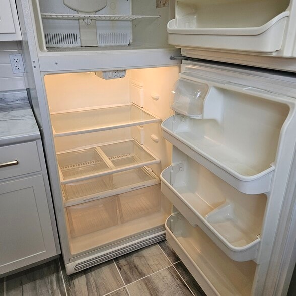 Refrigerator - 811 Tyler St