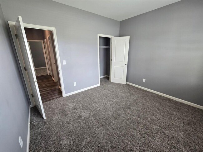 Building Photo - 104 Mccall Wy