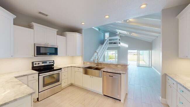 Building Photo - 959 N Hwy A1A