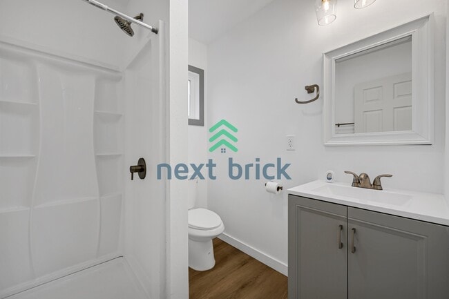 Building Photo - 3 BED & 2 BATH SINGLE FAMILY HOUSE FOR RENT