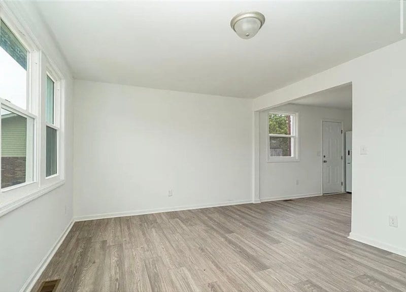 Building Photo - 421 Pineville Rd