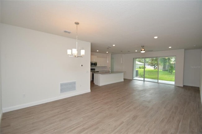 Building Photo - 102 Brittany Ln