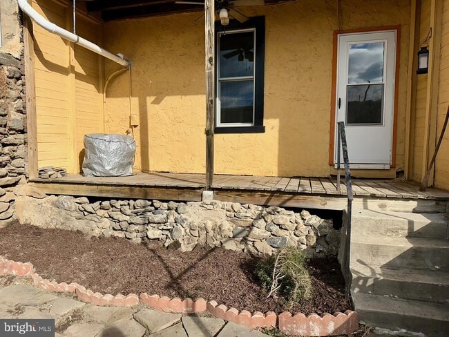 Building Photo - 3922 Manor St