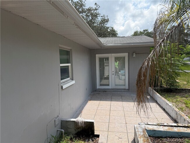 Building Photo - 1405 Eden Dr