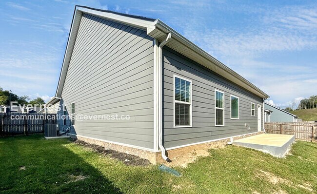 Building Photo - 1018 Echo Rdg Rd