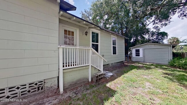 Building Photo - 1844 Thacker Ave