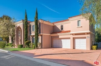 Building Photo - 11221 Briarcliff Ln