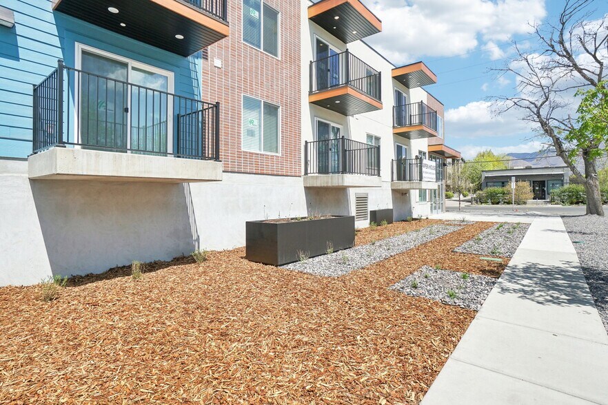 Building Photo - 1326 S 500 E