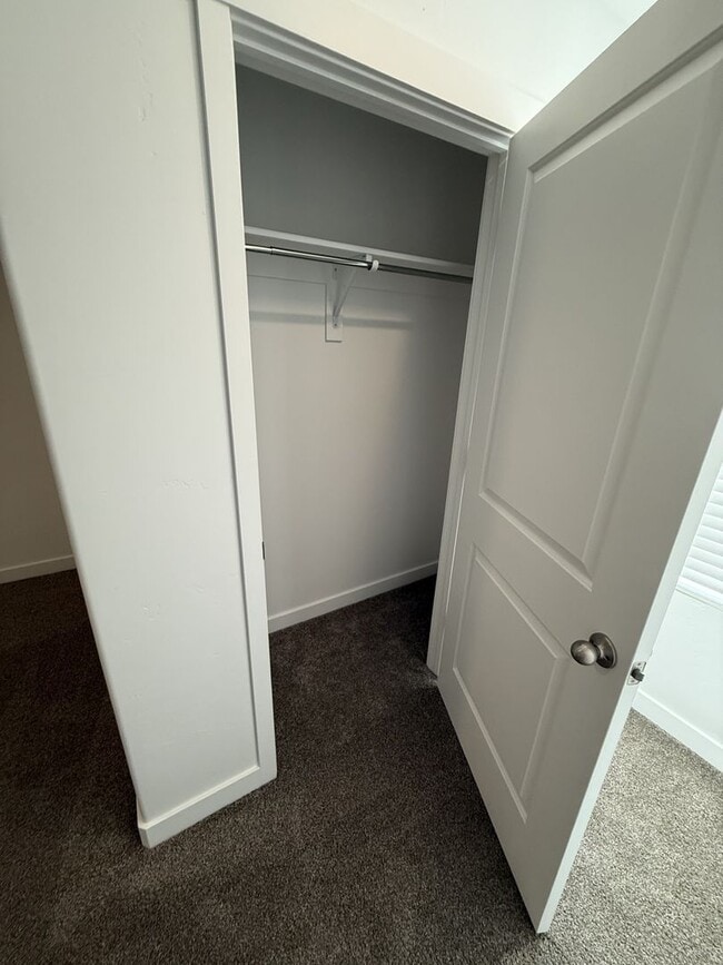 Building Photo - Charming Townhome in Provo, UT  $500 gift card if rented before Valentines day, Pets upon approval