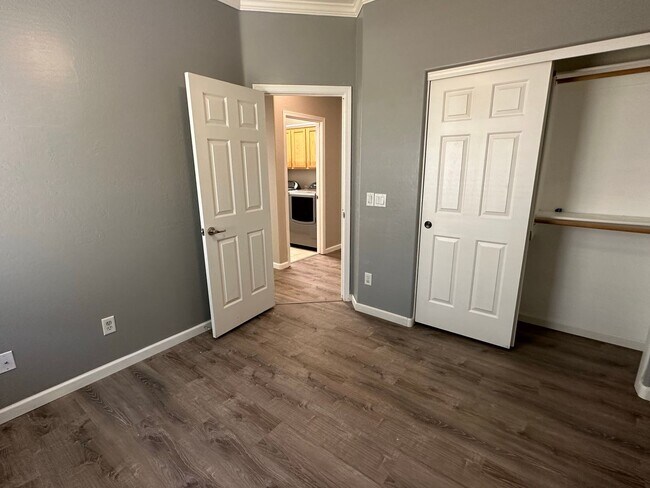 Building Photo - 4560 E Murrieta Rd
