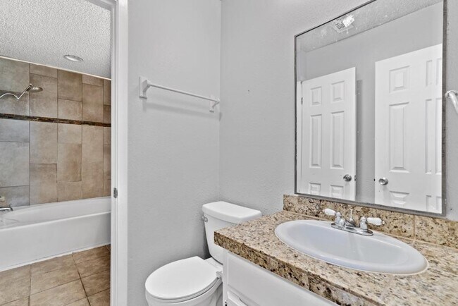 Building Photo - 302 Splitrock