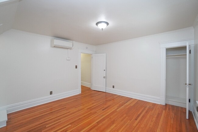 Building Photo - 2389 W Boise Ave