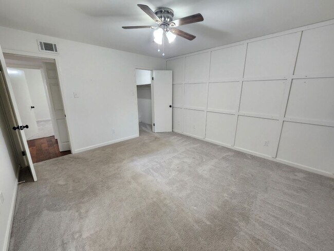 Building Photo - 41 Oak Forest Loop