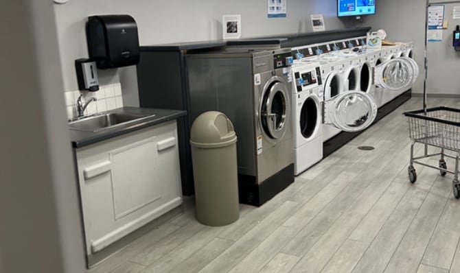 Building Photo - 77 Pond Ave