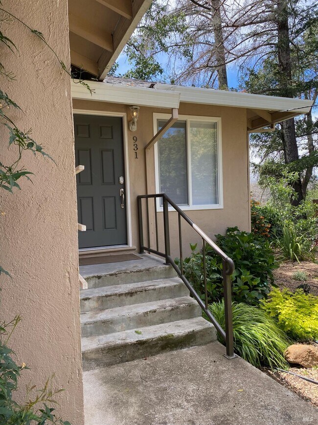 Building Photo - 931 Champion Ln