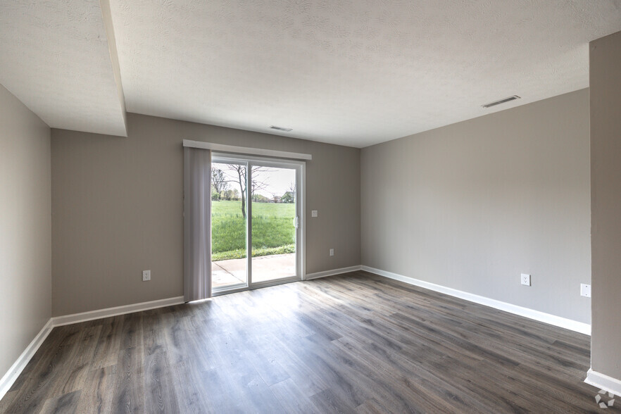 2BR, 1.5BA - 1,200SF - Living Room - Brook Haven Townhomes