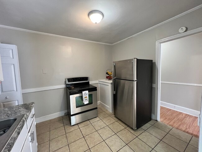 Building Photo - 130 Reid St