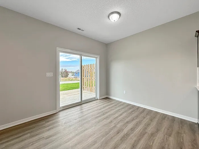 Building Photo - 5620 Buckthorne Dr