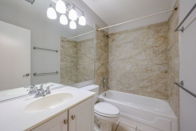 Building Photo - 3 Bed, 2 bath single level home in great C...