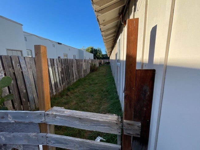 Building Photo - (OTM) 520-550 Summer [PRM: Marlene] (4)