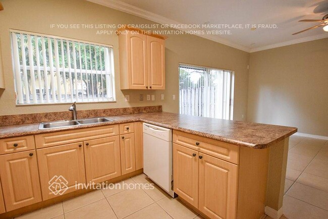 Building Photo - 4957 SW 136th Ave