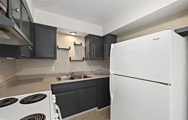 Building Photo - 10224 Holburn Dr