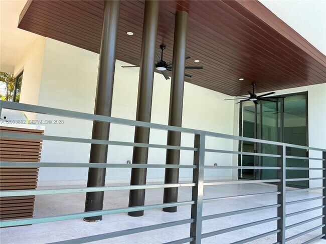 Building Photo - 253 W Enid Dr