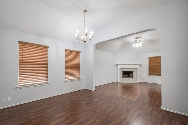 Building Photo - 4523 Bridgevillage Dr