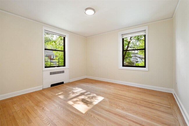 Building Photo - 212 Larchmont Acres