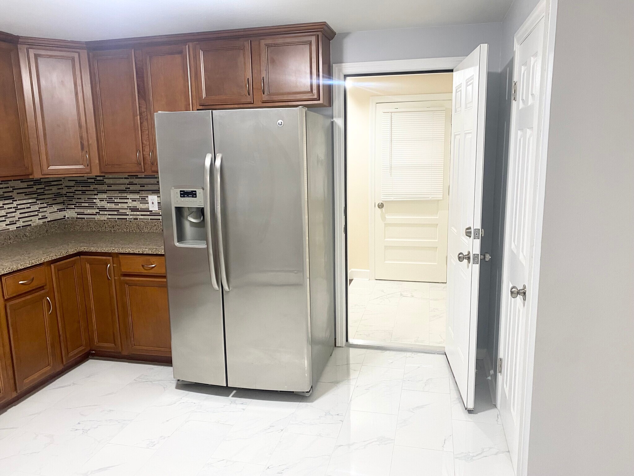 Building Photo - 317 Alexander Ave