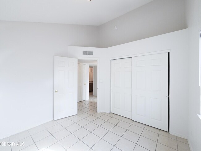 Building Photo - 12752 Tierra Salas Dr