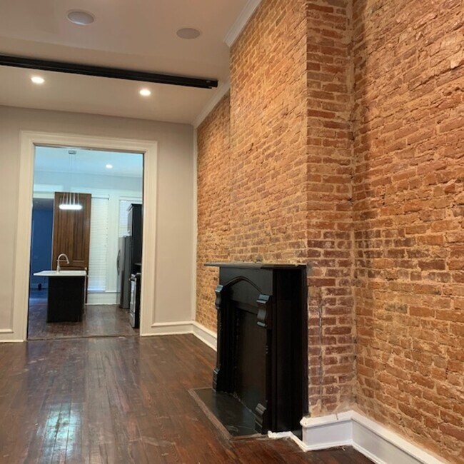 Building Photo - 1807 Madison Ave