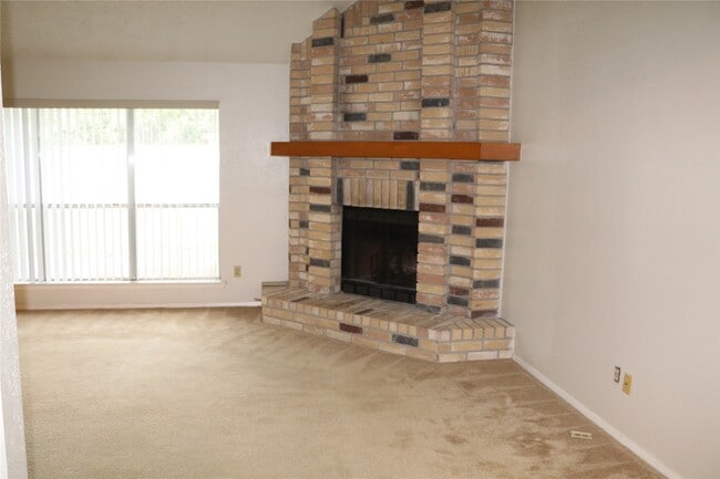 Building Photo - 414 Windhollow Cir