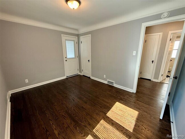 Building Photo - 1010 Larkmoor Blvd