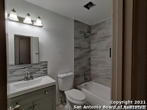 Building Photo - 9870 Sunset Pl