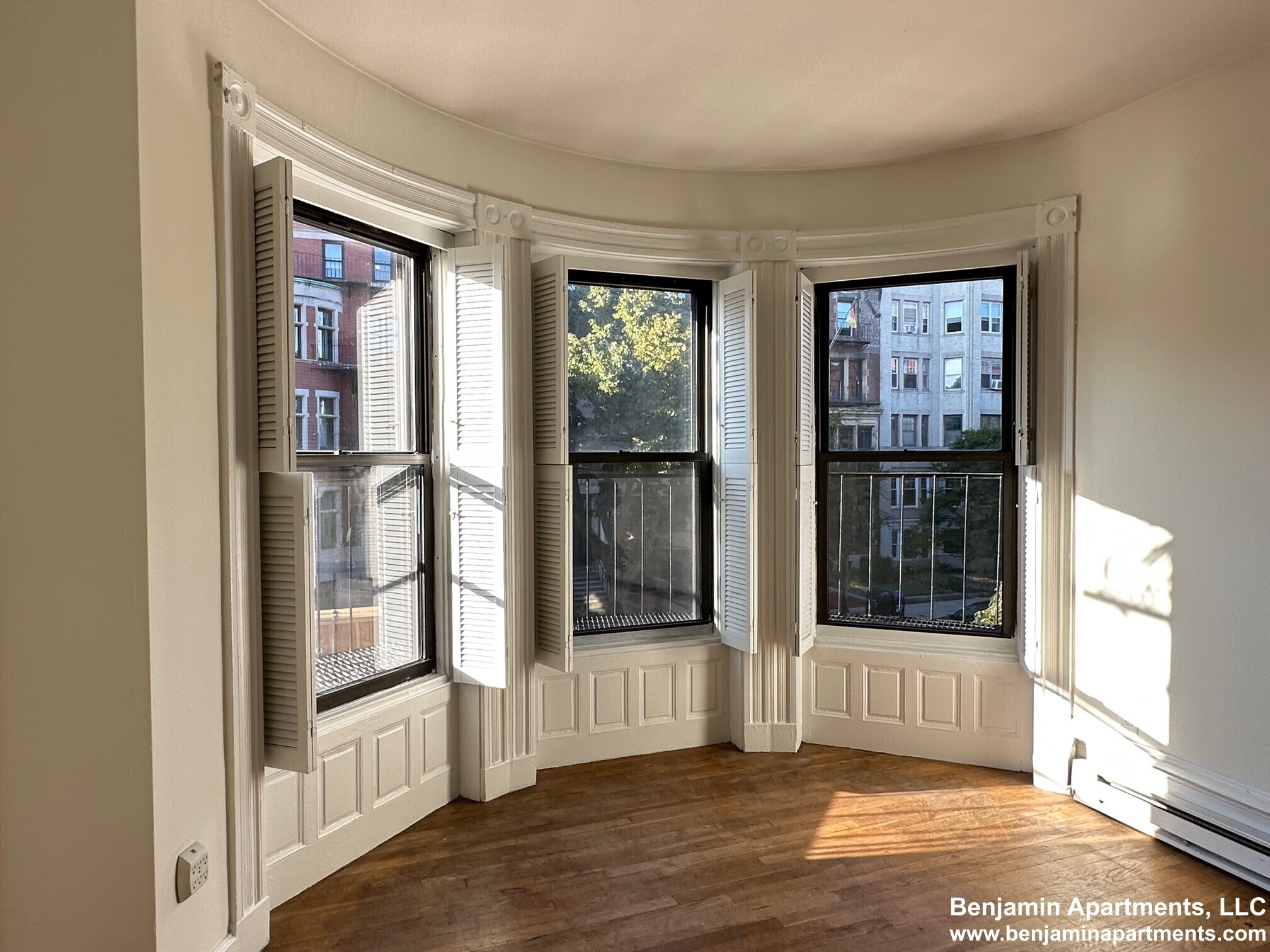 Building Photo - 517 Beacon St