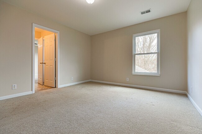 Building Photo - 808 Callahan Pl
