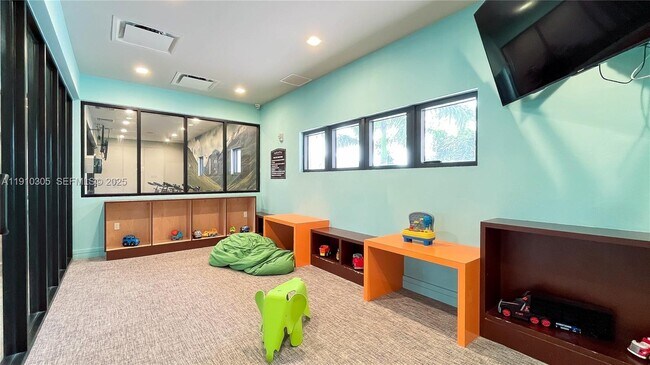 Building Photo - 8825 NW 100th Pl