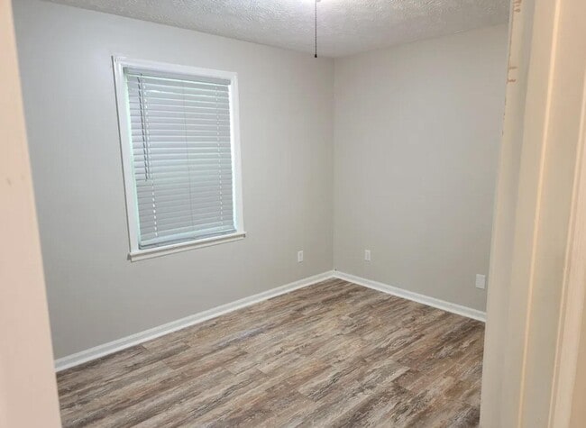 Building Photo - 288 Murphy Ln