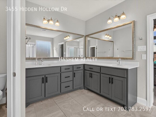 Building Photo - 3455 Hidden Holw Dr