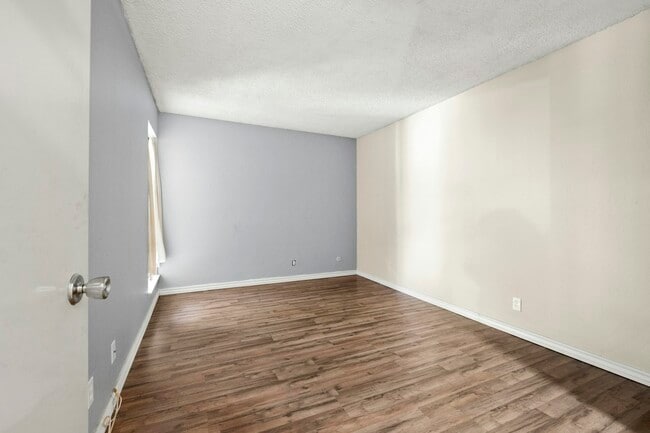 Building Photo - 300 N Civic Dr