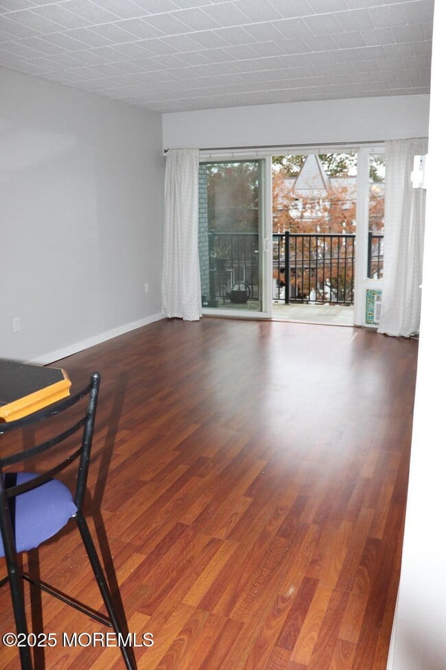 Building Photo - 21 Leroy Pl