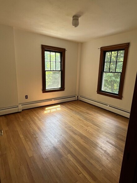 Building Photo - 42 Grove Ave